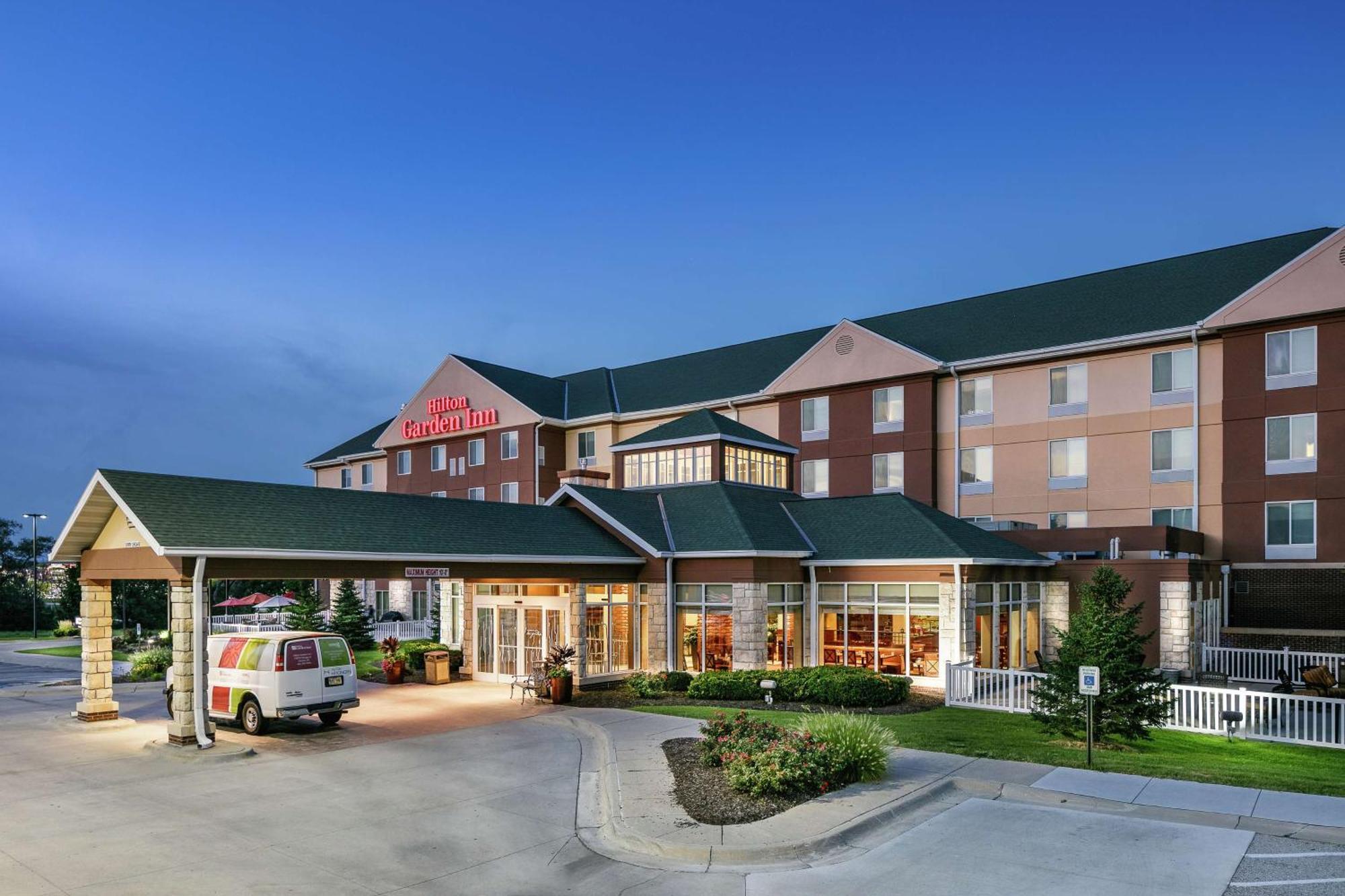 Hilton Garden Inn Omaha West Bagian luar foto